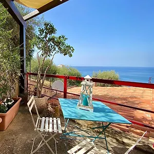 La Luce Del Faro Cefalù